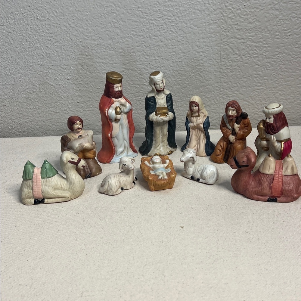 Vintage 11-Piece Nativity Set w/ Wooden Manger & Original Box – Complete Set!